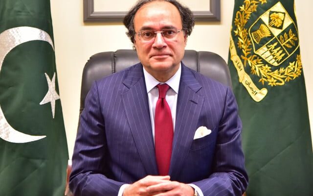 Pakistan’s Economy on Growth Track as Finance Minister Highlights Key Reforms