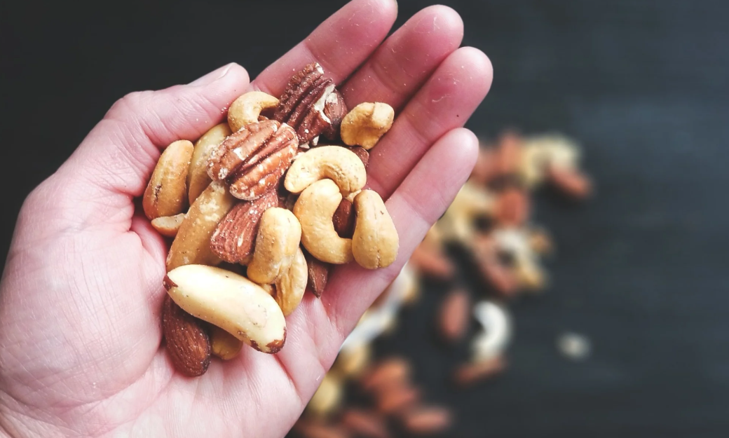 nut consumption, cognitive health, peanuts, dementia prevention, brain function